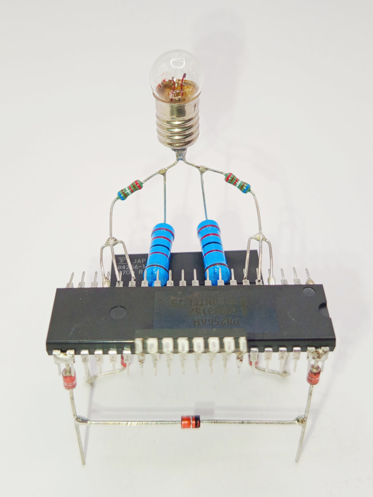 Sculpture électronique - Le pianiste