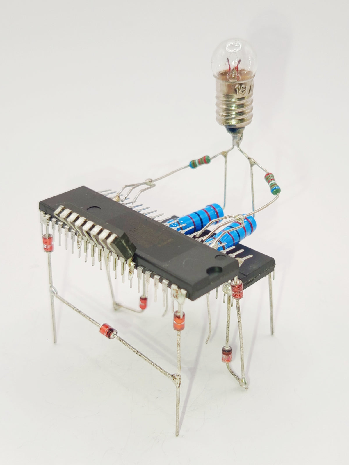 Sculpture électronique - Le pianiste